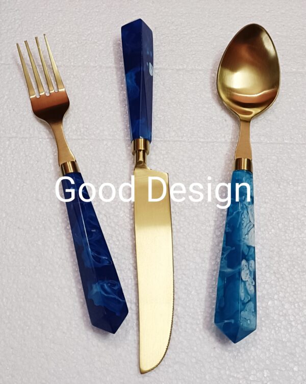 Resin Flatware Set - Image 4